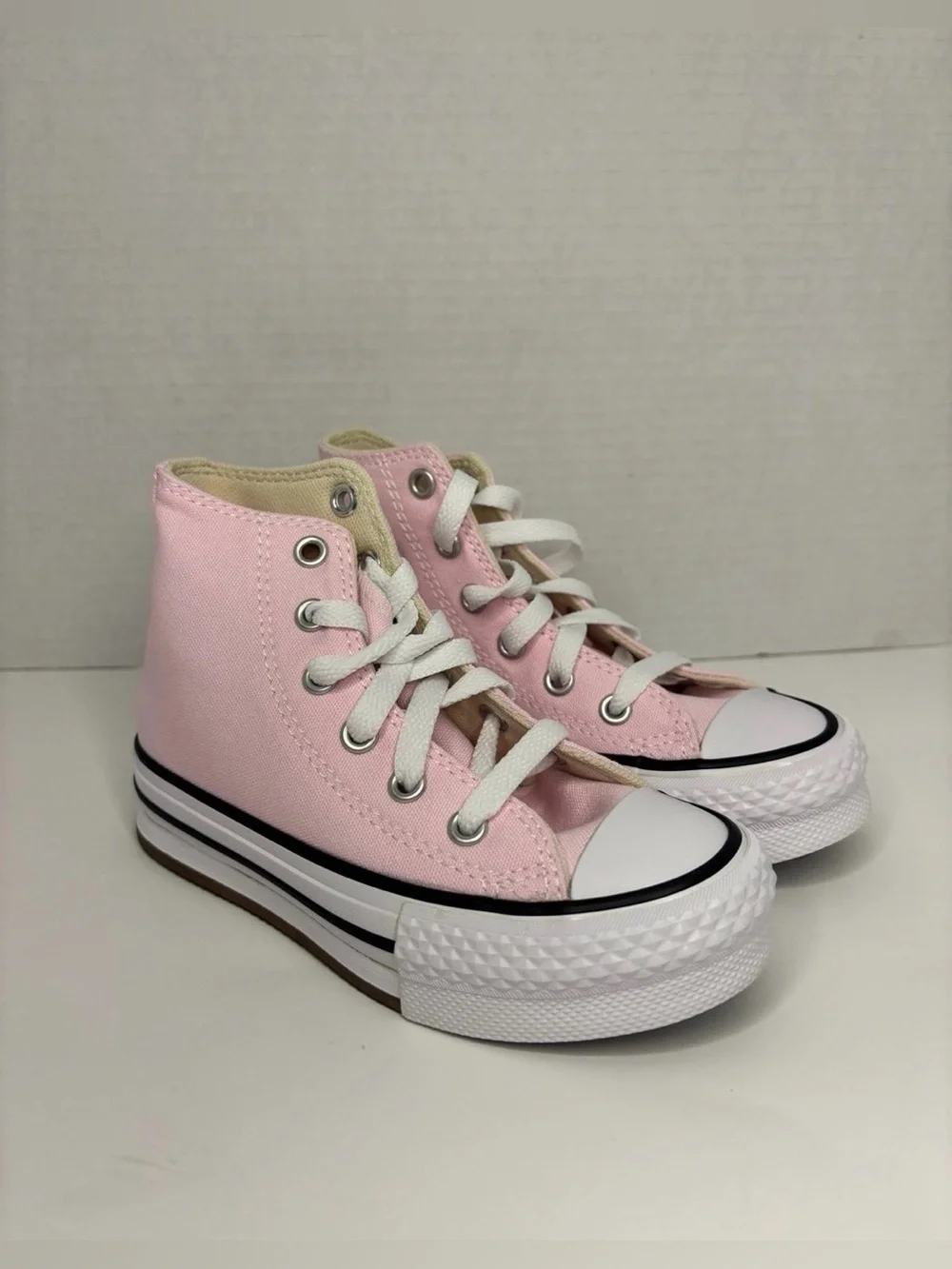 Converse Girls Sneakers Size 11